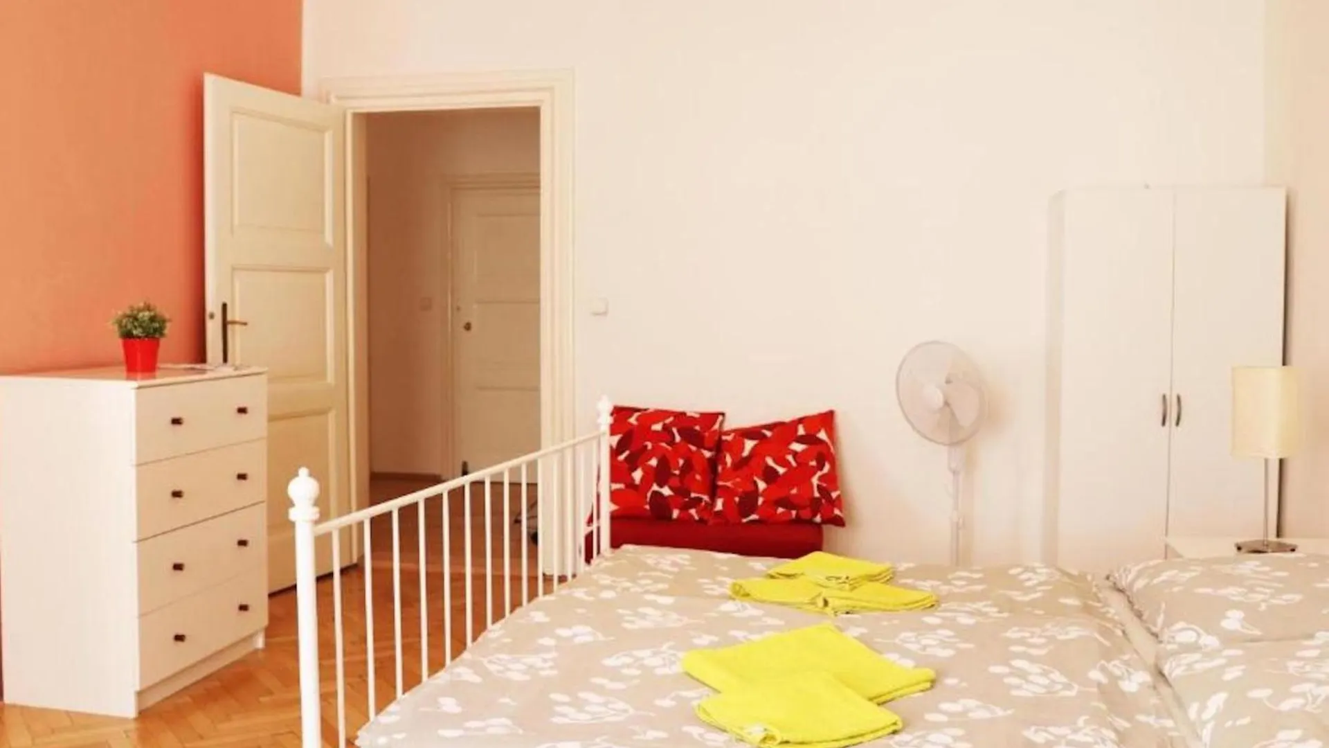 Apartment Old Town Home-2 By Interhome Praga