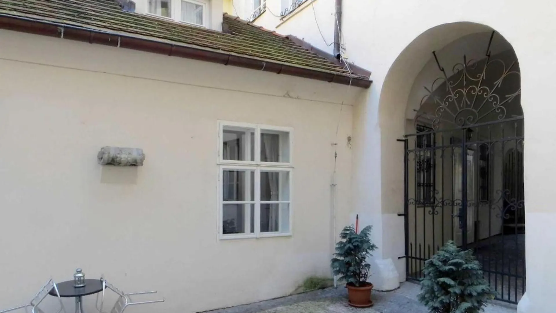 Apartment Old Town Home-2 By Interhome Praga Czechy