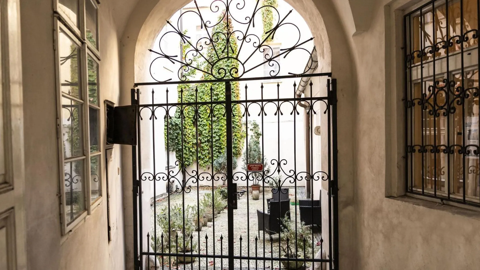 Apartment Old Town Home-2 By Interhome Praga